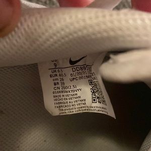 gently used side 9 nike air force 1